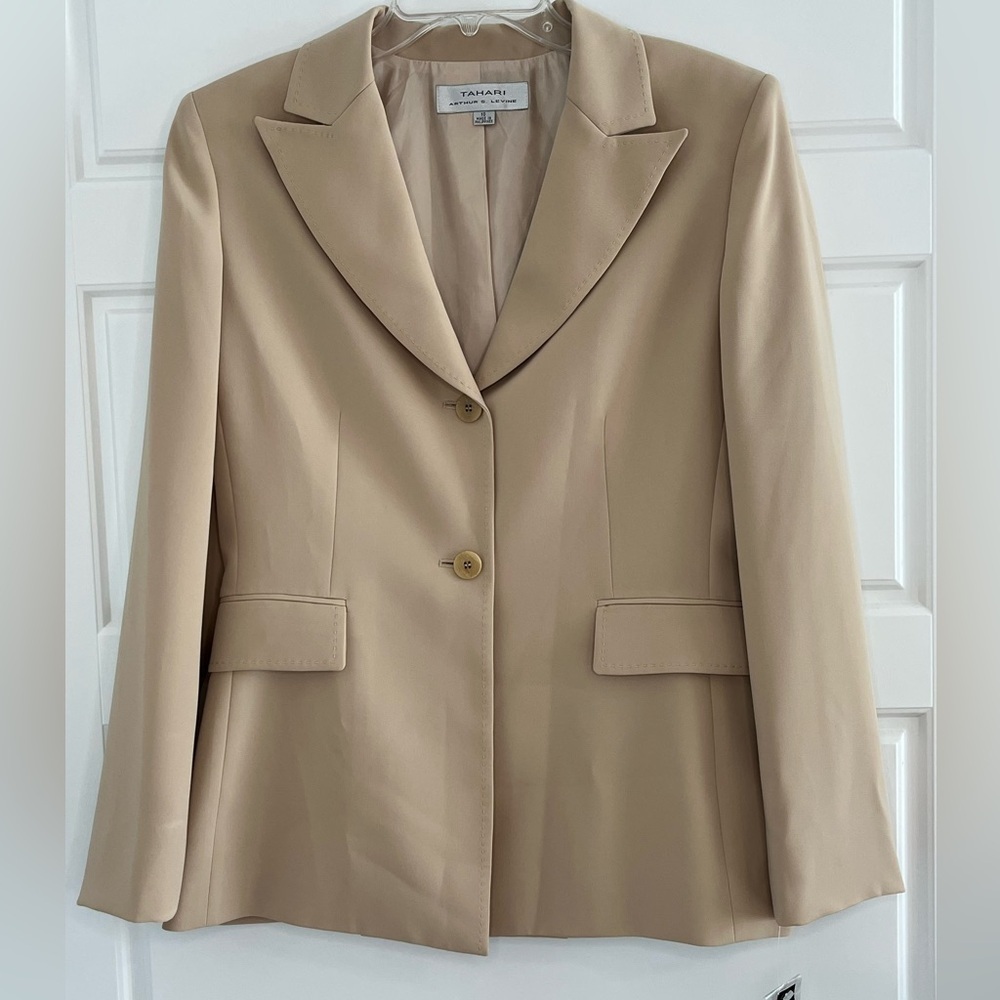Tahari Arthur S. Levine Beige 2 Button Blazer Jacket Size 10 NWT Careerwear